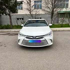 Toyota Camry 2017