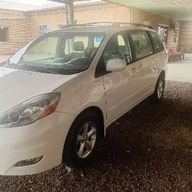 Toyota Sienna 2004
