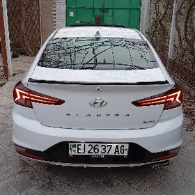 Hyundai Elantra 2020