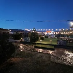 Официант нужен кафе