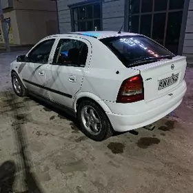 Opel Astra 2000