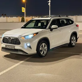 Toyota Highlander 2021