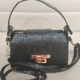 Сумочка-Fendi