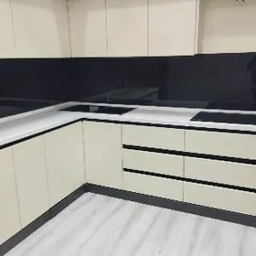 Mebel Kuhny Garnitur Zakaz