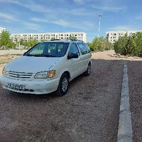 Toyota Sienna 2003