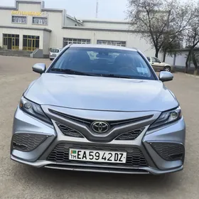 Toyota Camry 2021