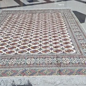 12-lik haly ýüpek bejy