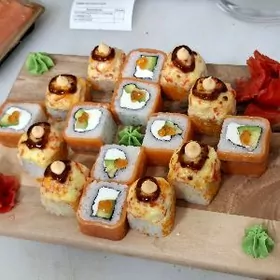 Suşi  etmane komekci gerek.