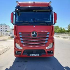 Mercedes-Benz ACTROS 3331 2014