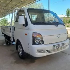 Kia Bongo 2013