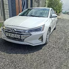 Hyundai Elantra 2019