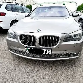 BMW 750 2012
