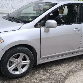 Nissan Versa 2010