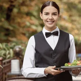 Требуется  официант с опытом