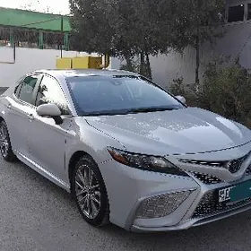 Toyota Camry 2023