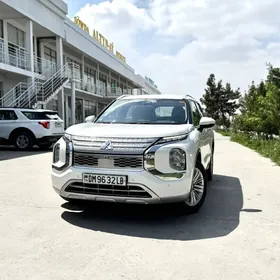 Mitsubishi Outlander 2023