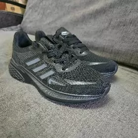 Мужские кроссовки и ботинки.