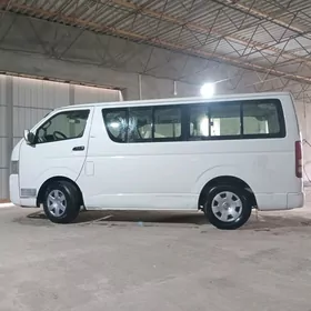 Toyota Hiace 2005