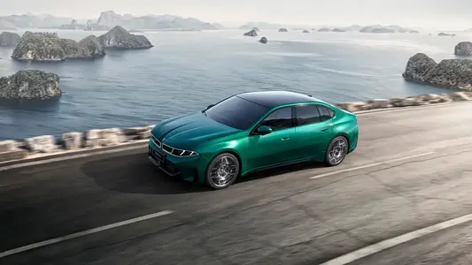 BMW Pekinde giňeldilen i3 we iX3 awtoulaglaryny görkezdi
