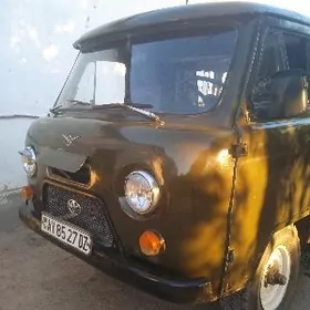 UAZ Profi 1985