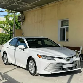 Toyota Camry 2018