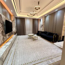 Новые Гуртлы 3 ком 1 этаж