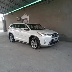 Toyota Highlander 2018