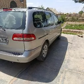 Toyota Sienna 2001