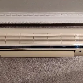 Кондиционер AUX 9"