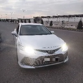 Toyota Camry 2019