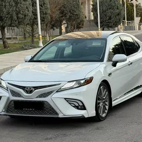 Toyota Camry 2020