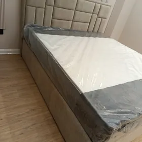 Двухспальная кровать новпя