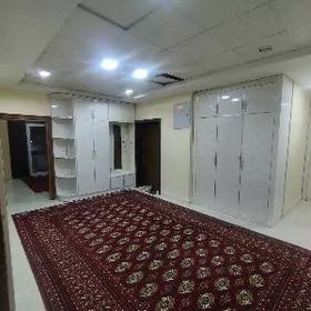 Arenda Jay Gurtly Elitka