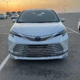 Toyota Sienna 2025