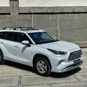 Toyota Highlander 2022