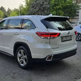 Toyota Highlander 2019