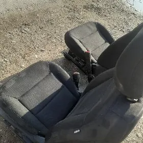 Ford exploer sidenya