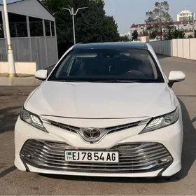 Toyota Camry 2018