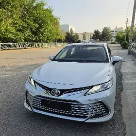 Toyota Camry 2024