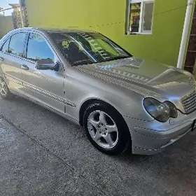 Mercedes-Benz 230E 2001