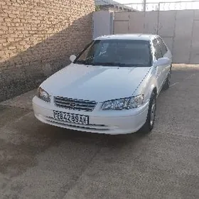 Toyota Camry 2001