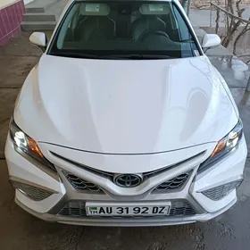 Toyota Camry 2021