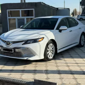 Toyota Camry 2020
