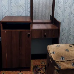 Мебель, столик для макияжа