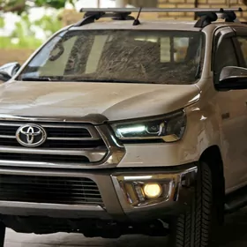 Toyota Hilux 2025