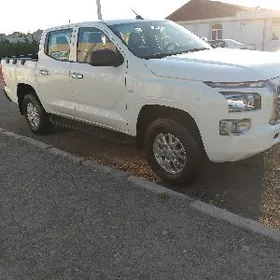 Mitsubishi L200 2025