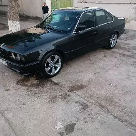 BMW 525 1990