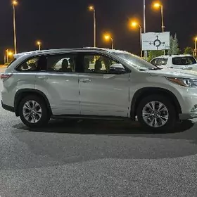 Toyota Highlander 2016