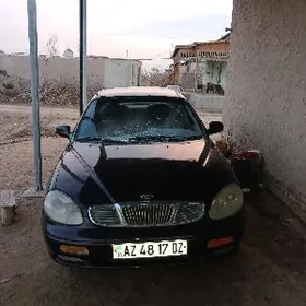 Daewoo Leganza 1999