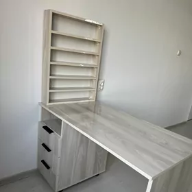 маникюрный стол